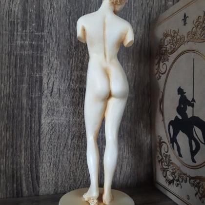 The Kore Of Beroia Statue Nude Female Sculpture..
